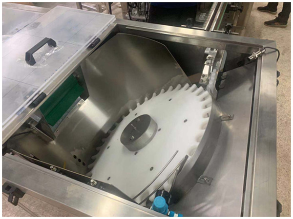 Bottle Feeder Machine For Small Bottles Details